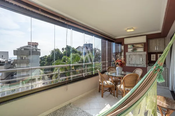 Awm Vende Apartamento 3 dormitórios ,1 suíte no Bairro  Menino Deus, Porto Alegre