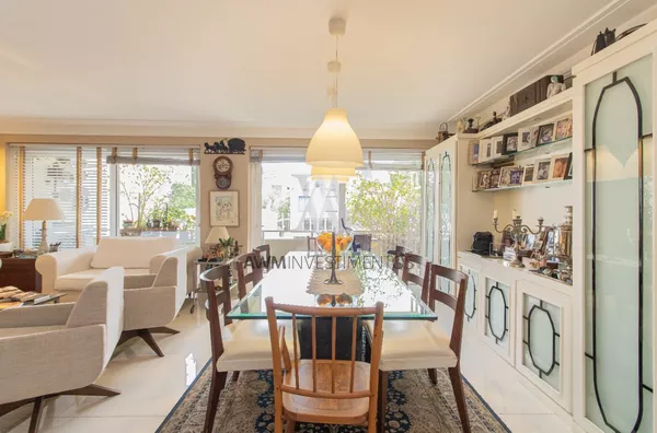 Awm Vende Apartamento 03 dormitórios , sendo 01 Suíte no Bairro ,  Moinhos  De Vento em Porto Alegre