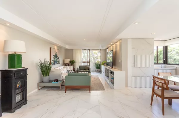 Awm Vende Apartamento 03 dormitórios , 01 suíte no Bairro  Petrópolis, Porto Alegre