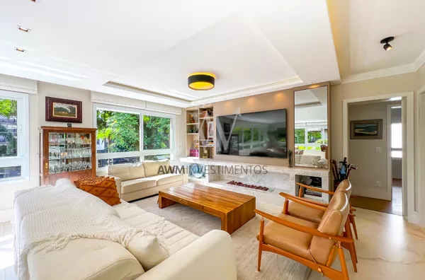 Awm Vende Apartamento 03 dormitórios sendo 03 suítes no Bairro  Petrópolis, Porto Alegre