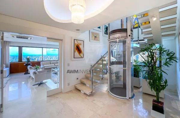 Awm Vende Cobertura triplex no Bairro  Bela Vista, Porto Alegre