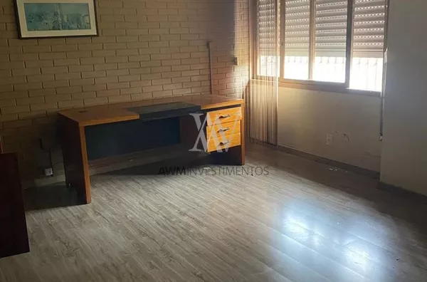 Awm Vende  no Bairro  Três Figueiras, Porto Alegre