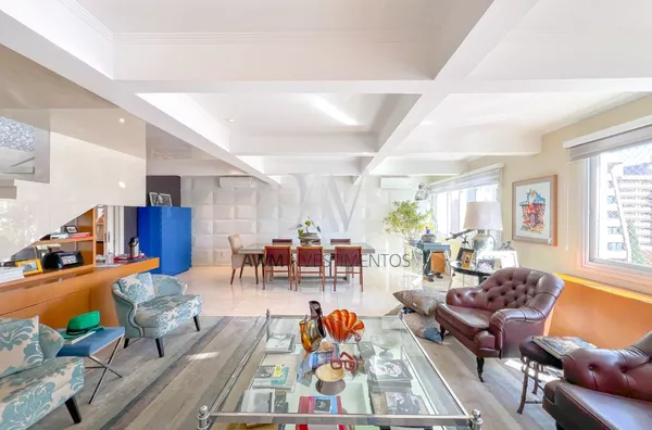 Awm Vende Cobertura 04 dormitórios, sendo 02 suítes ,no Bairro Moinhos de Vento em Porto Alegre, Porto Alegre