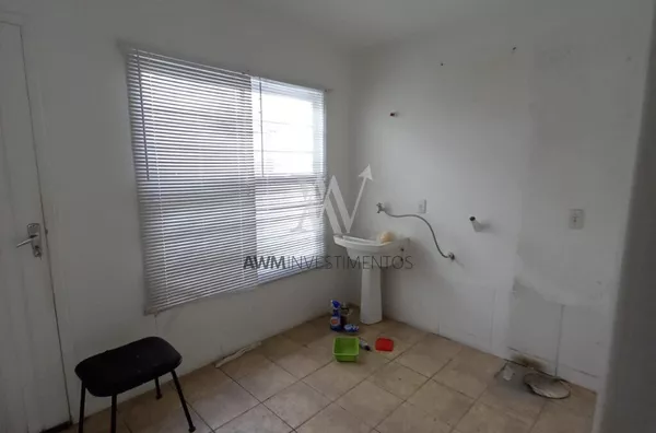 Awm Vende Casa 04 dormitórios no Bairro Jardim Sabará, Porto Alegre