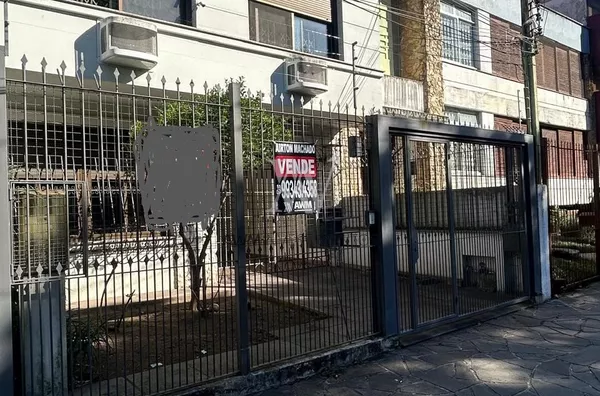 Awm Vende Casa 4 dormitórios no   Bom Fim, Porto Alegre