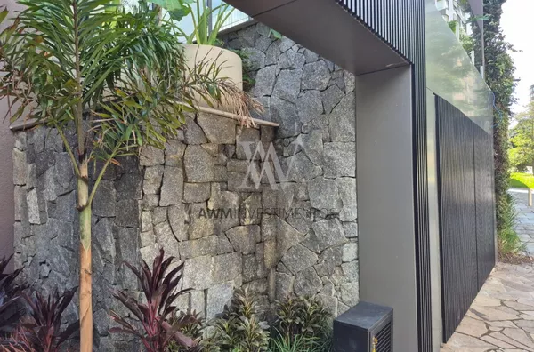 Awm Vende  Casa 3 dormitórios, 3 suítes no Bairro Bela Vista, Porto Alegre