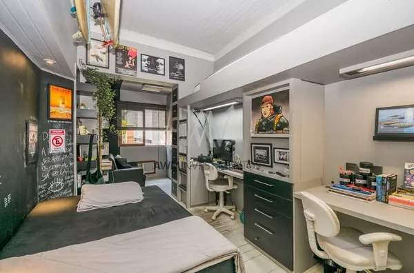 Awm Vende Casa no Bairro Moinhos  De Vento, Porto Alegre