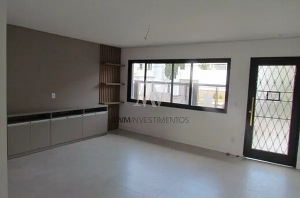 Awm vende Casa 03 dormitórios  no Bairro Chácara das Pedras , Porto Alegre