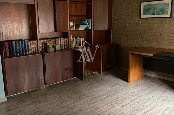 Awm Vende  no Bairro  Três Figueiras, Porto Alegre