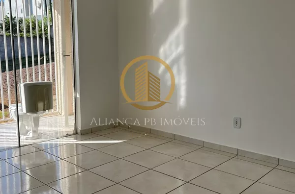EXCELENTE CASA PARA LOCAÇÃO com 01 suíte mais 02 quartos em área privilegiada do Bairro Fraron - Foto 5