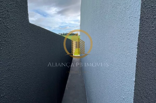 CASA para locação com 02 quartos, sala e cozinha em estilo aberto, banheiro, lavanderia e um excelente espaço atrás, garagem para um veiculo