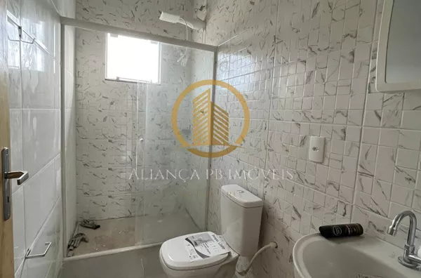 CASA para locação com 02 quartos, sala e cozinha em estilo aberto, banheiro, lavanderia e um excelente espaço atrás, garagem para um veiculo