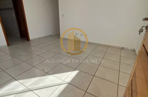 EXCELENTE CASA PARA LOCAÇÃO com 01 suíte mais 02 quartos em área privilegiada do Bairro Fraron - Foto 6