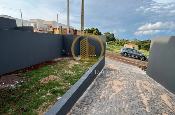 CASA para locação com 02 quartos, sala e cozinha em estilo aberto, banheiro, lavanderia e um excelente espaço atrás, garagem para um veiculo