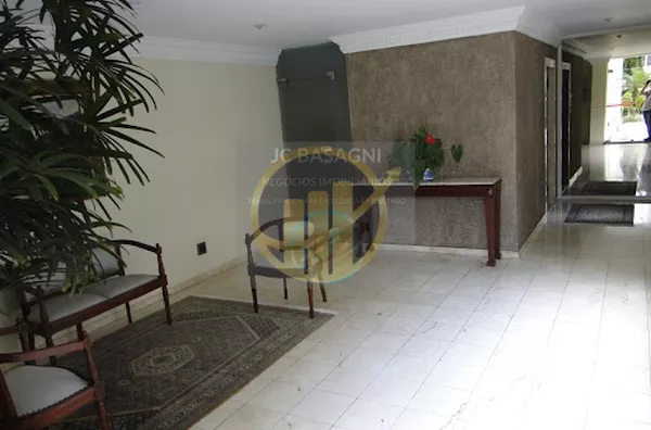 Apto na Vila Mariana com:Dorms 3Suítes 1Banheiros 2Vagas 2Área útil 67,64	Com piscina, quadra, academia, churrasqueira, play ground, área de serviço.