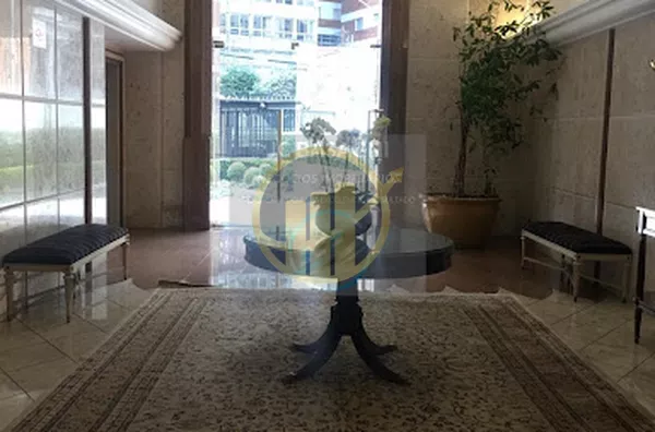 Lindo Apto. Alto Padrao com 258,55 m2 4 vagas 1 deposito na garagem 3 suites sendo 1 delas master, com 2 banheiros, closet e varanda e a outra suite com varanda Sala com lareira Sala de televisão Sala de jantar Lavabo Cozinha Copa area de se