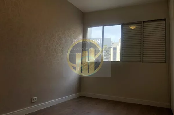 Lindo apto. de 100m2 com 1 vaga 3 dormitórios sendo 1 suite Living Cozinha ampla area de servico Banheiro de servico Quarto de servico area comum Jardim Salao de Festa 