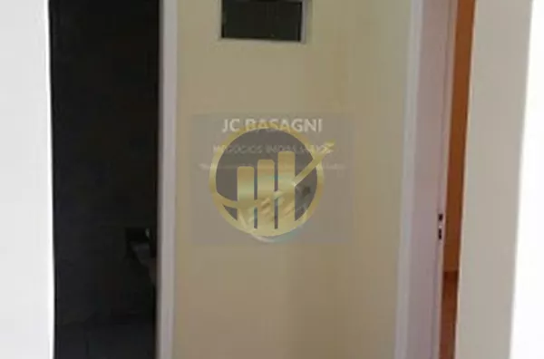 Linda casa térrea 3 dormitórios mais 2 edículas, totalizando 5 dormitórios, Sala, Cozinha, 2 banheiros sendo 1 com box de vidro, armário embutido em 2 dormitórios, garagem para 2 carros, amplo quintal coberto e outra parte descoberta, ótima localização, p