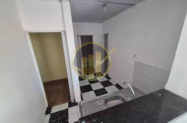 Aluguel de Casa 2 dormitóris e 2 banheiros no Jardim Colonial – R$ 2.000,0 o pacote!!!