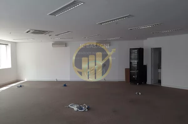 São Paulo - Conjunto Comercial/Sala - Bela Vista
Conjunto Comercial de Alto Padrão Mobiliado, no Jardim Paulista são 167m, 5 vagas todos com ar condicionado com 3 banheiros. Pé direito alto, com varanda, copa e recepção. Pronto para uso

Edifício comercia