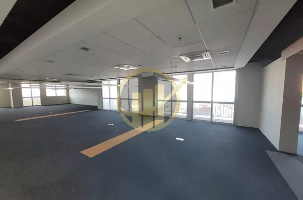 Sala Comercial para Aluguel e Venda  na Vila Mariana - Aluguel R$ 90.000,00 + IPTU R$ 7.429,00 + Cond. R$12.548,00 - Venda R$ 15.000.000,00.