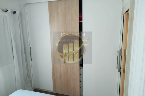 Ótimo apto. com 2 dormitórios, sala, cozinha, banheiro, 1 vaga de garagem, lavanderia, o apartamento tem armários embutidos nos quartos, na cozinha e lavanderia, fica forno elétrico, Cooktop, rack, sofá, aparadeira, mesa e cadeira da sacada.Bicicletário,