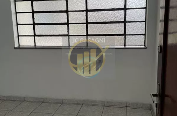 Sala Comercial no Centro de S. André no 2o andar 
Sala 12 com IPTU, Água, Luz, Faxina semanal 
Incluídos no Aluguel.
