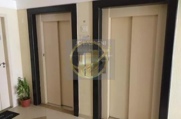 Apto. em Cambuci com 03 dormitórios, sala 02 ambientes, sacada, cozinha, banheiro e área de serviço, apto. com 61,81m2 área útil, 01 vaga de garagem em prédio com lazer total (piscina, quadra, churrasqueira, salão de festas, jogos e sala infantil).