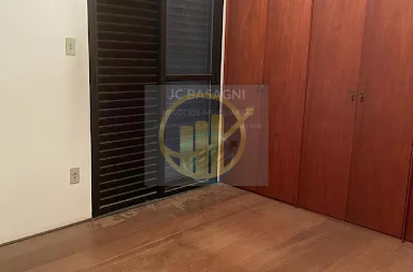 Apto. no Paraíso com:1 suíte com banheiro e closet, 2 dormitórios, 1 banheiro social, sala pra 2 ambientes: visita e sala de jantar, lavabo social, cozinha, área de serviço, quarto e banheiro de reversível com circulação para dentro da área íntima do apa