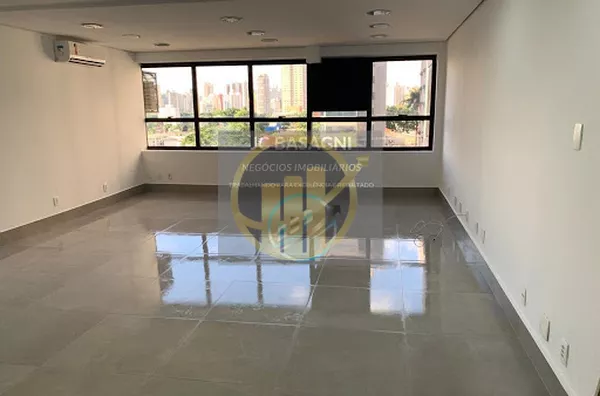 Ótimo conjunto para locação em prédio 24hs, com auditório para 40 pessoas, catraca eletrônica, 3 elevadores e acesso de deficiente .
Atrás do shopping Santa Cruz, próximo ao metrô Santa Cruz linha lilas e azul, bancos, restaurantes e correios nas proximid