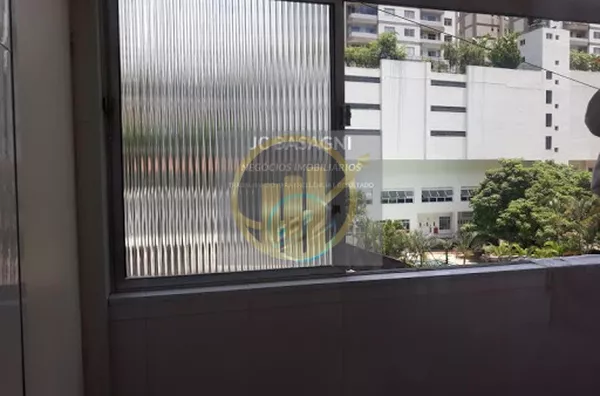 O empreendimento localizado na Rua Doutor Nicolau de Sousa Queiros 711, Vila Mariana, Sao Paulo, SP, possui 13 pavimentos e foi construído em 1970 em um terreno com 585 m2.otimo para morar, excelente para investir  alta procura. Apartamento Vila Mariana