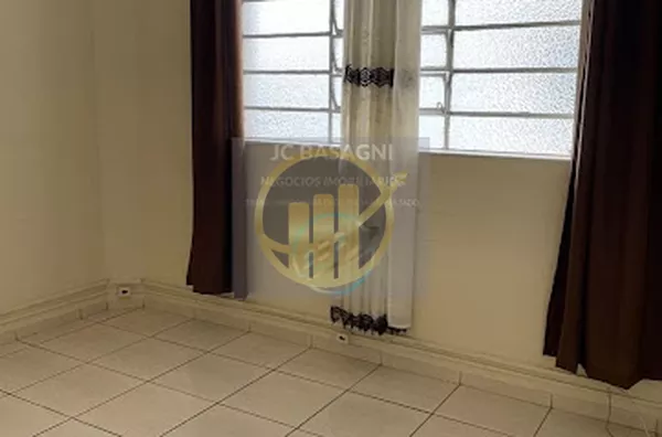 Sala Comercial no Centro de S. André no 2o andar 
Sala 13 com IPTU, Água, Luz, Faxina semanal 
Incluídos no Aluguel.