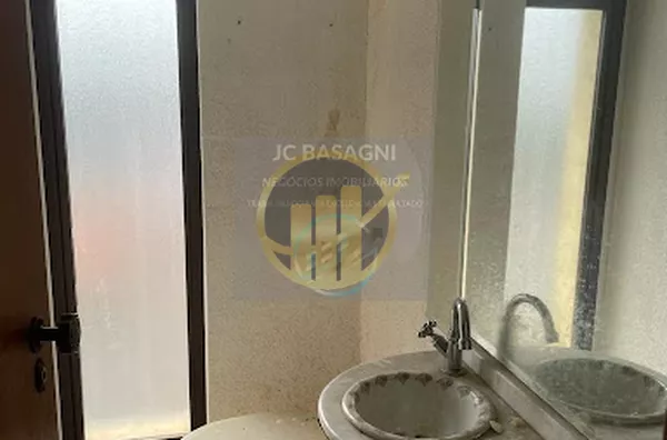 Apto. no Paraíso com:1 suíte com banheiro e closet, 2 dormitórios, 1 banheiro social, sala pra 2 ambientes: visita e sala de jantar, lavabo social, cozinha, área de serviço, quarto e banheiro de reversível com circulação para dentro da área íntima do apa