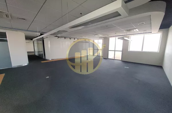 Sala Comercial para Aluguel e Venda  na Vila Mariana - Aluguel R$ 90.000,00 + IPTU R$ 7.429,00 + Cond. R$12.548,00 - Venda R$ 15.000.000,00.