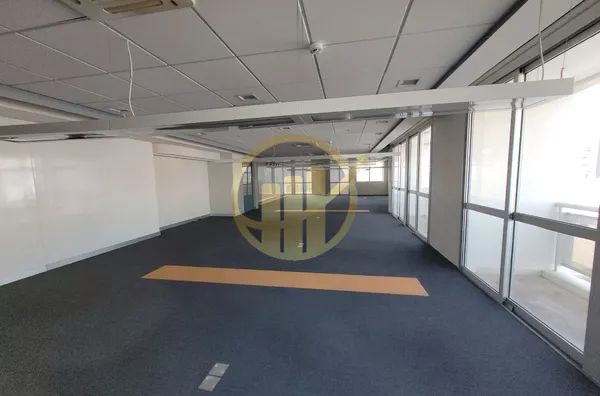 Sala Comercial para Aluguel e Venda  na Vila Mariana - Aluguel R$ 90.000,00 + IPTU R$ 7.429,00 + Cond. R$12.548,00 - Venda R$ 15.000.000,00.