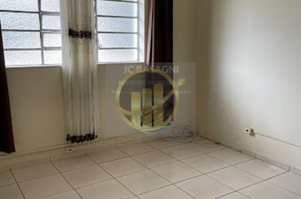 Sala Comercial no Centro de S. André no 2o andar 
Sala 13 com IPTU, Água, Luz, Faxina semanal 
Incluídos no Aluguel.