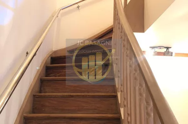 Sobrado comercial com area total 140 m2 Terreo 70 m2 1 andar  50 m2 Terreo 3 salas amplas 1 banheiro 1 andar 2 salas amplas 1 banheiro 