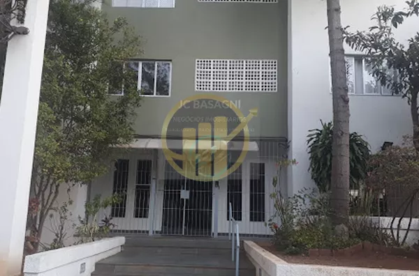 1 sala espacosa, 1 quarto, cozinha, banheiro, pequena area de servico, gas canalizado da Comgas, vaga de garagemAmbiente tranquilo, 10 minutos do metro Vila Mariana, proximo a varias linhas de onibus.area util 50m2 Condominio 510,00Iptu isento