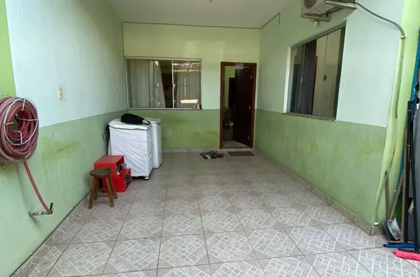 Casa com apartamento em cima - Bairro Silvio Pereira 1