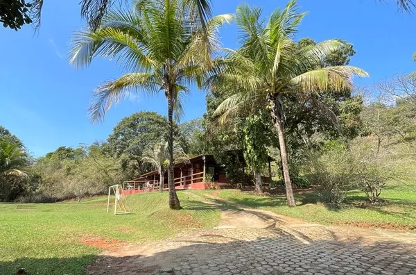 Sítio para venda, 3 quarto(s),  - Lavrinha, Jaguaraçu