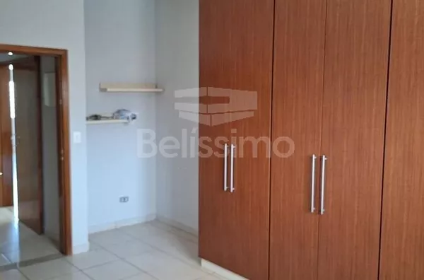 Casa com excelente localização 10 minutos do centro. Casa de 3 quartos, sendo 1 suíte, 01(uma) sala de TV, 01 (uma) sala de jantar,01 (uma) cozinha,  área de serviço coberta, 03 (três) banheiros, com garagem coberta para 2 carros, garagem descoberta cabem