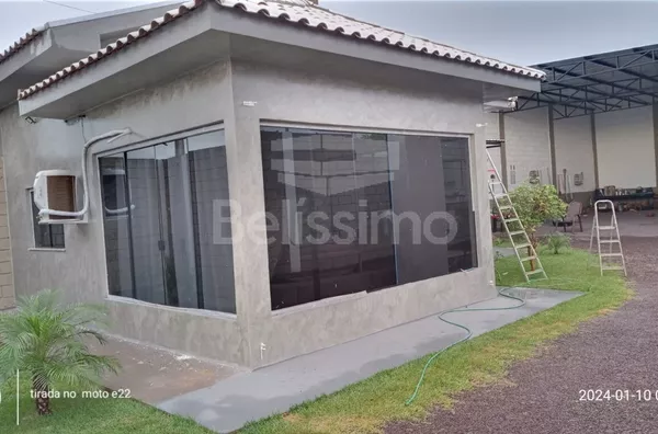 Barracão comercial com excelente localização.  Barracão comercial contendo:   01(um) Quarto ,01(uma) Sala de TV, 01(uma) Cozinha, 02(dois) Banheiros , 01(uma) Lavanderia coberta, 02 (dois) Ar-condicionado 01 (um) de 12 Mil BTUS e 01 (um) de 18 Mil BTUS