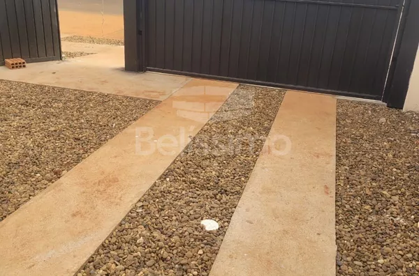 Casa no Loteamento OT , contendo os seguintes cômodos: 02 (dois) quartos, sendo uma suíte, 02(dois) banheiros, 01 (uma) cozinha, 01 uma) sala TV. 1(uma) lavanderia, garagem