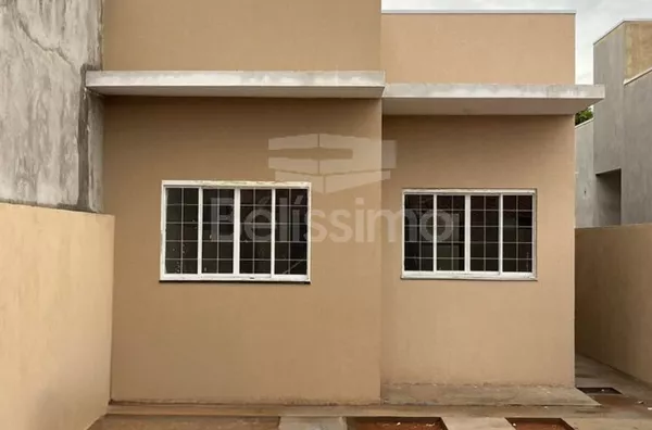 Casa com excelente localização no Jardim Guaporé. Casa Contendo: 02 (Dois) Quartos, 01 (Uma) Sala de TV, 01 (Uma) Cozinha, 01 (Um) Banheiros, 01 (uma) Área de serviço coberta, Garagem para 1 carro, Área Construída: 58,68m²  Área Total: 225m²