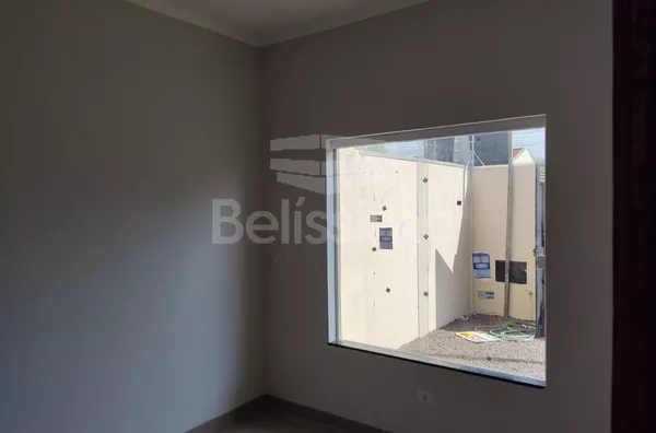 Linda casa, localizada em Três Lagoas M/S, no bairro Parque São Carlos, dez  minutos do centro da cidade! Com acabamento de qualidade, contendo os seguintes cômodos: 03(três) quartos, sendo uma suíte, 02 banheiros, 01 (uma) cozinha, 01 uma) sala TV. 1(uma