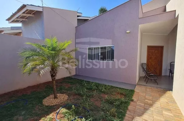 Imóvel Residencial localizado no Ipê IIII  em Três Lagoas MS, com 03(três) Quartos, sendo  01 Suíte com closet e Ar Condicionado em todos os quartos, Sala de Jantar,  Sala de TV, 03(três)  Banheiros, Área Gourmet, Piscina com Led, Aquecida com Hidro e Cas