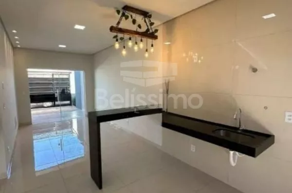 Casa localizada no bairro Paranpunga, com 02(Dois) quarto(s), 1(Uma) sala, 1 (Uma) cozinha, 1(Um) banheiro, 1(Uma) lavanderia e garagem para 1(Um) carro.