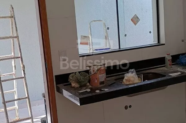 Casa localizada no bairro Setsul, Com acabamento de qualidade, contendo os seguintes cômodos: 02(dois) quartos, 01 banheiro, 01 (uma) cozinha, 01 uma) sala TV. 1(uma) lavanderia coberta, garagem  para 2 carros. 