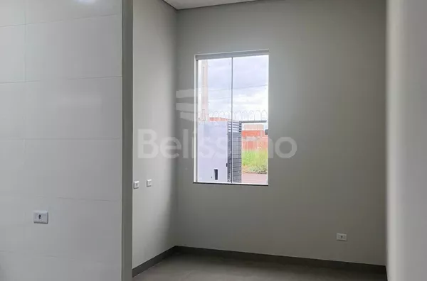 Casa para venda,  Jardim das Acácias. Casa com 03 (três) quartos, sendo 01 (um) suíte, 02 (dois) banheiros, 01 (uma) sala de estar, 01 (uma) cozinha, 01 (uma) lavanderia, com garagem.