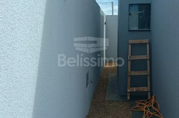 Ótima oportunidade no bairro Bela Vista. Casa de 02 (Dois) Quartos sendo 01 (Uma) suíte, 02(Dois) Banheiros, 01(uma) Sala,01 (uma) Cozinha, 01 (uma) Área de serviço coberta, Garagem para 2 carros.